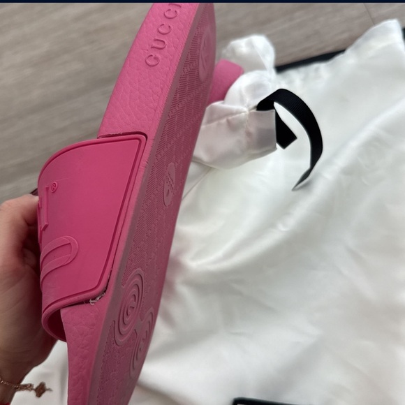 Gucci rubber slide size 36 - Picture 2 of 4